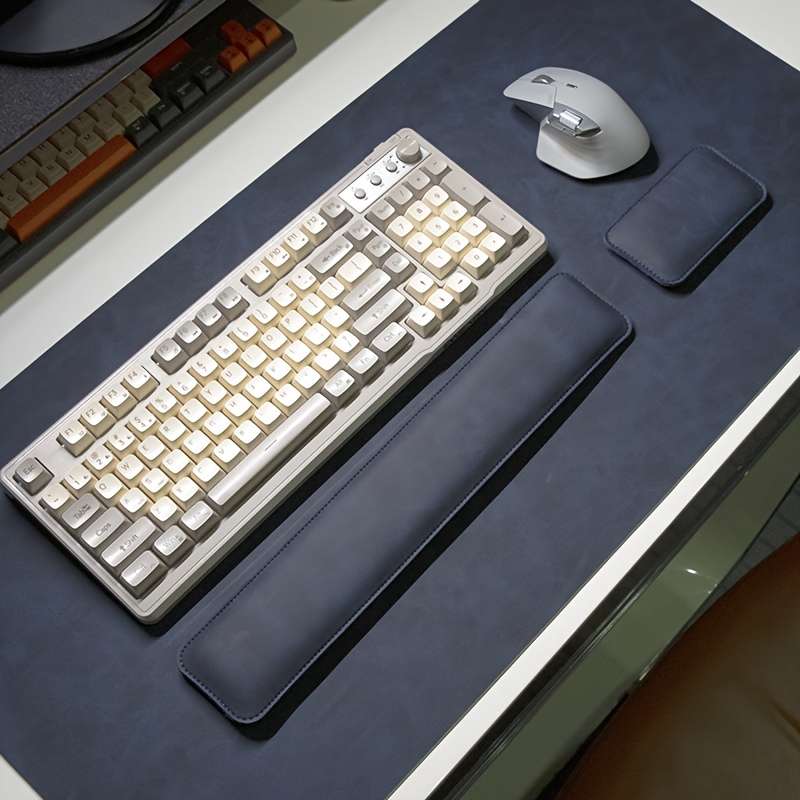 Mouse Pad Color Pink Three Piece Set   Size 70Cm X 35Cm