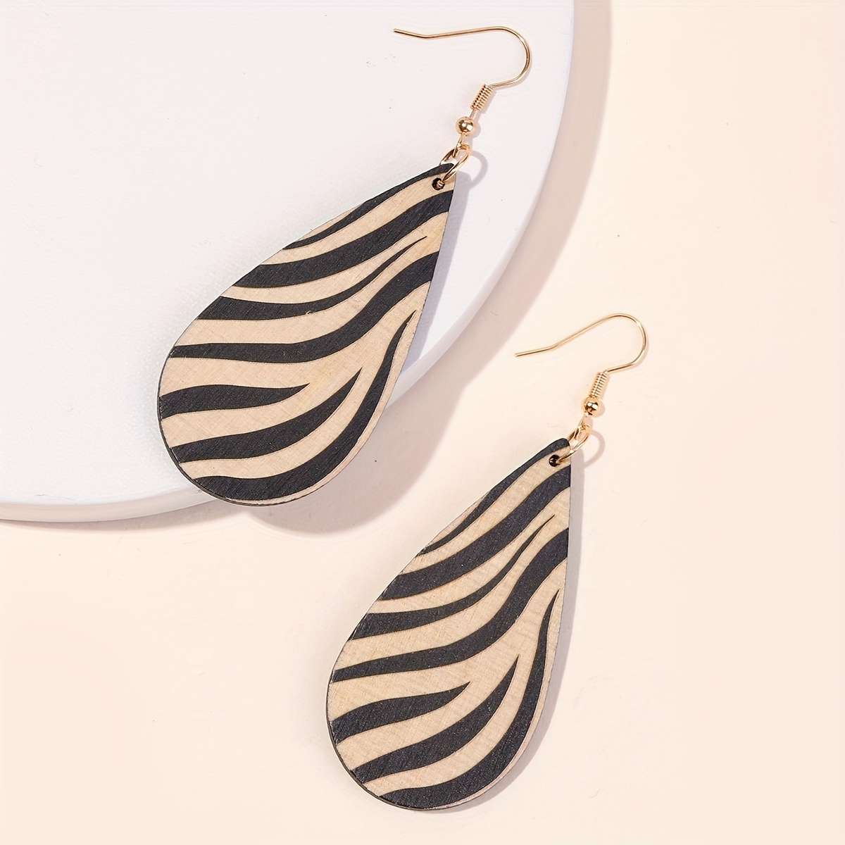 Women S Earrings Model B1