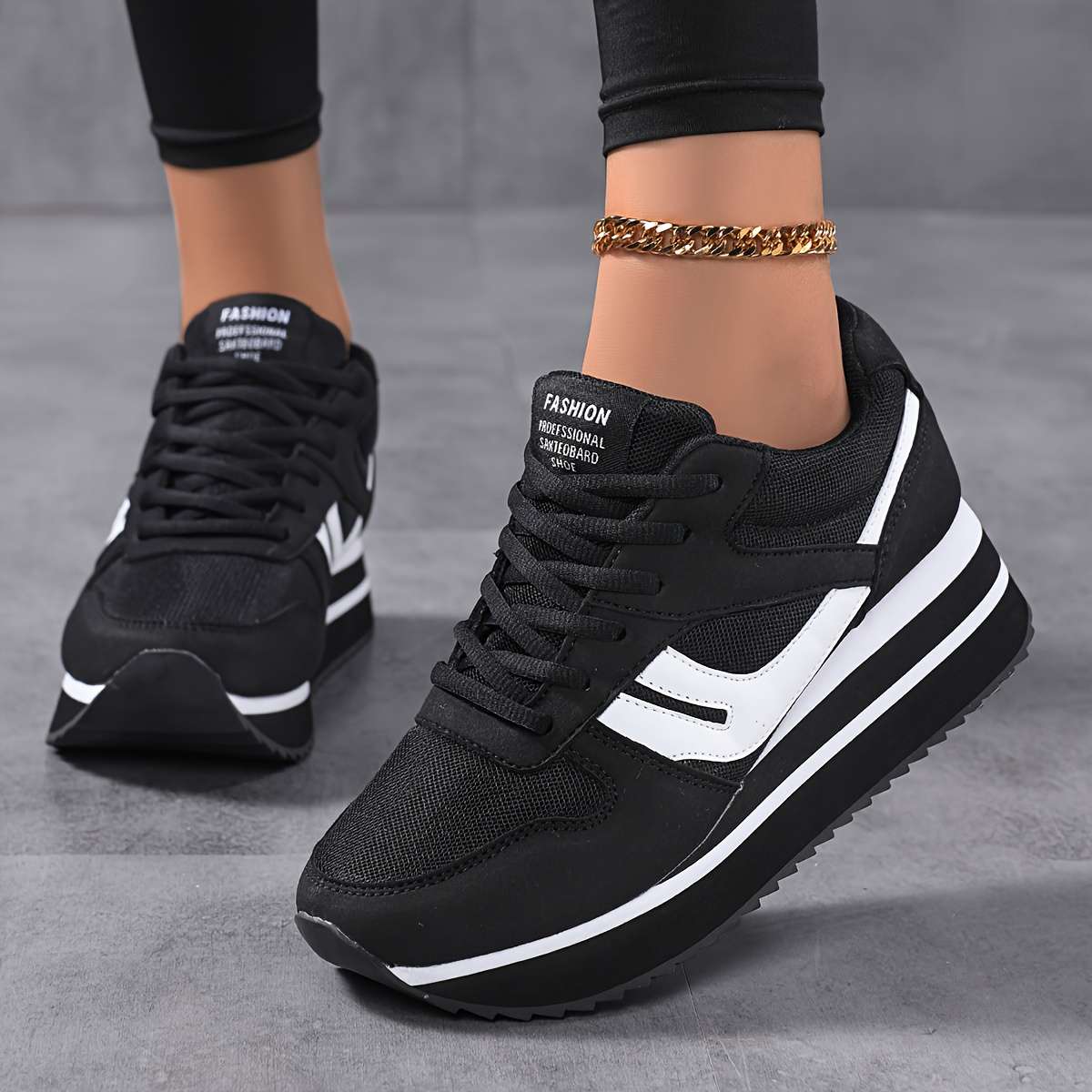 Women S Sneakers Color Black And White Sizeuk 3.5
