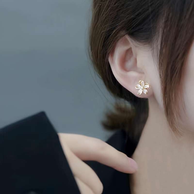 Women S Earrings Color Golden