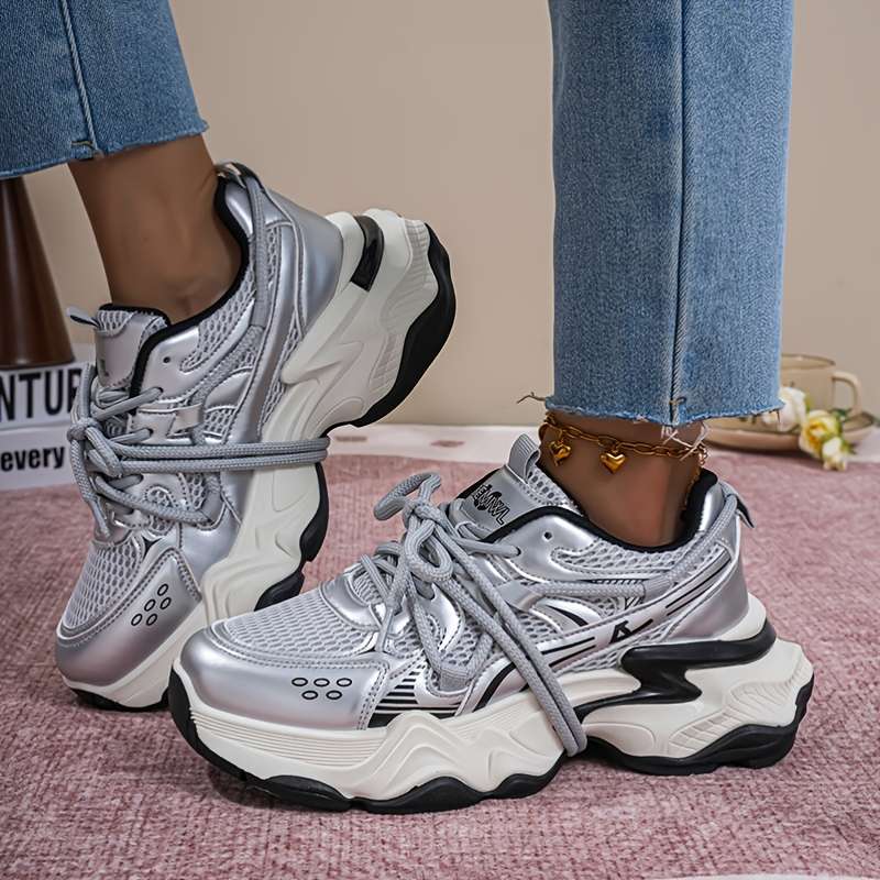 Women S Sneakers Color White And Black Sizeuk 3.5