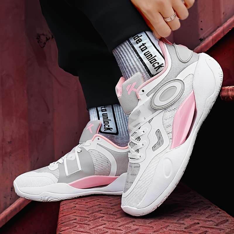 Sneakers Figure 2 Size Uk 7