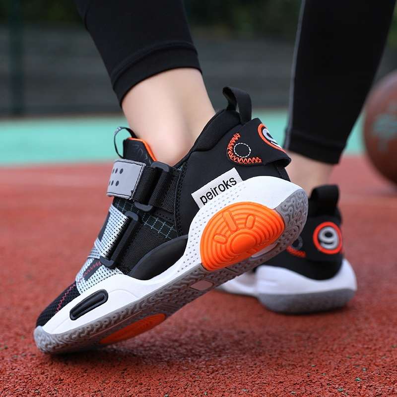 Sneakers Black Gray Size Uk 7 Big Kid