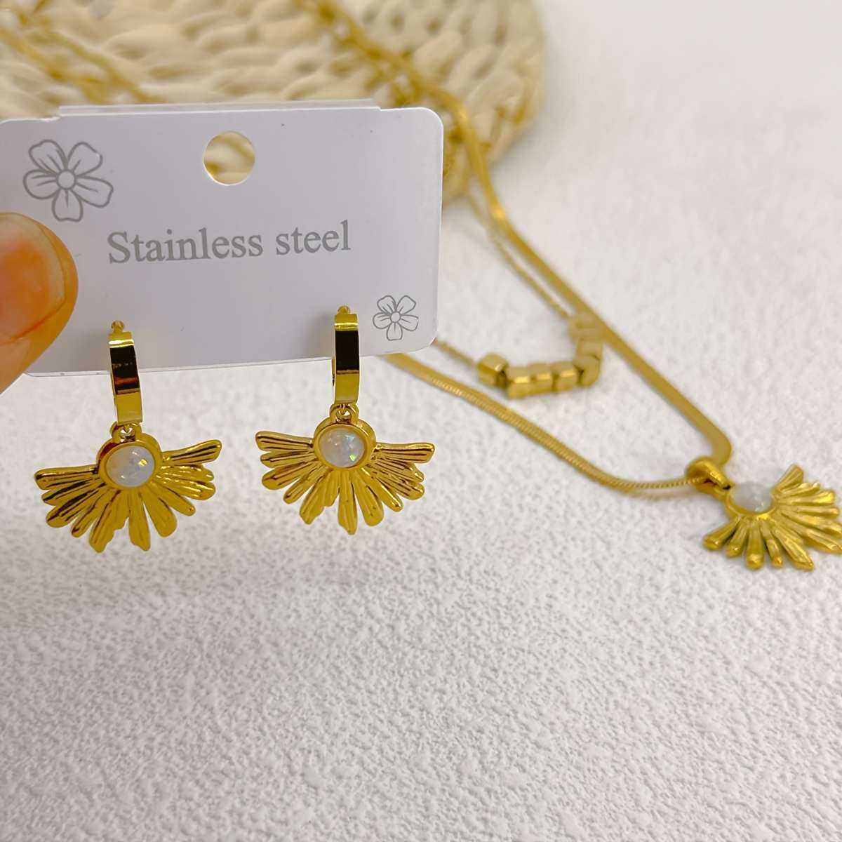 Womens Necklace Color Golden
