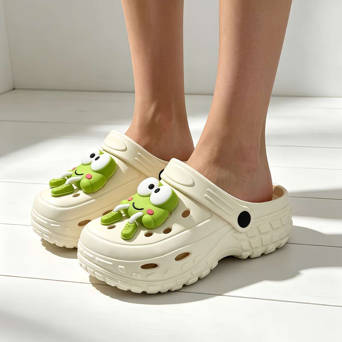 Sandals Color White  2Pcs Accessories Size Uk 2.5 3