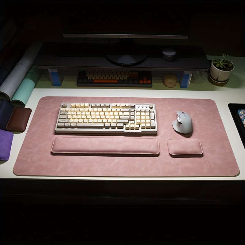 Mouse Pad Color Pink Three Piece Set   Size 70Cm X 35Cm