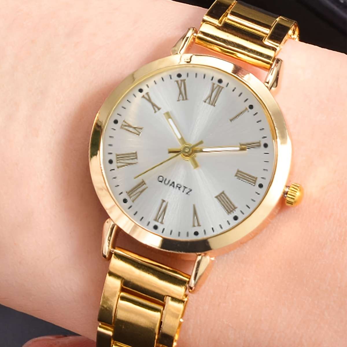 Women Rhinestone Adorned Quartz Watch Bracelet Sparkling Round Dial Romantic 1