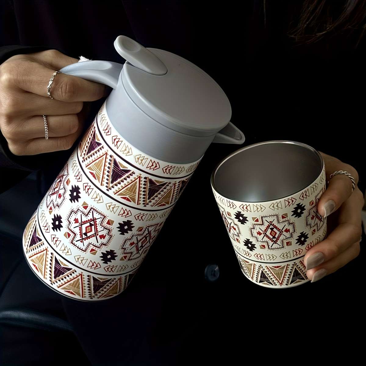 Kettle Color Geometric Pattern  280Ml Black Insulated Cup