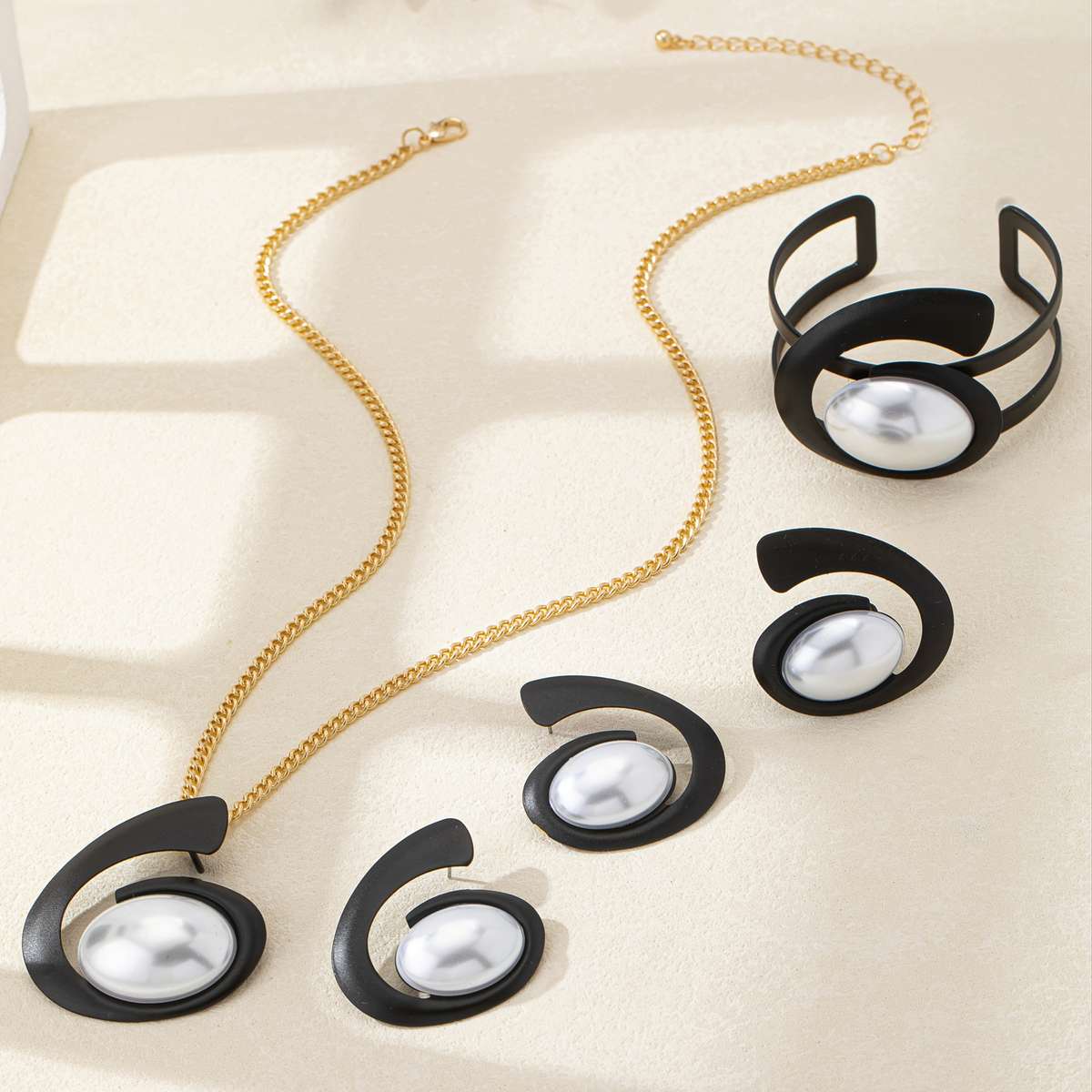 Womens Necklace Color Black