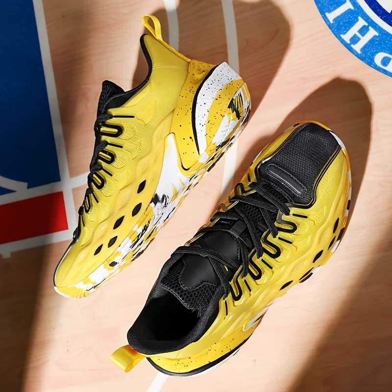Sneakers Yellow Size Uk 7