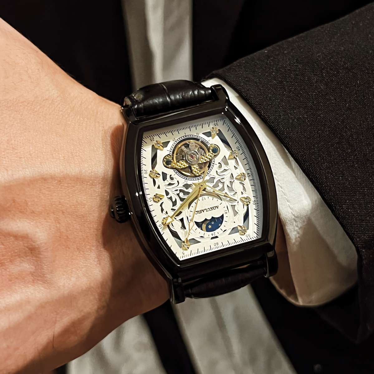 Modern Mens Luxury Hollow Moon Phase Automatic Mechanical Watch Goldencolor