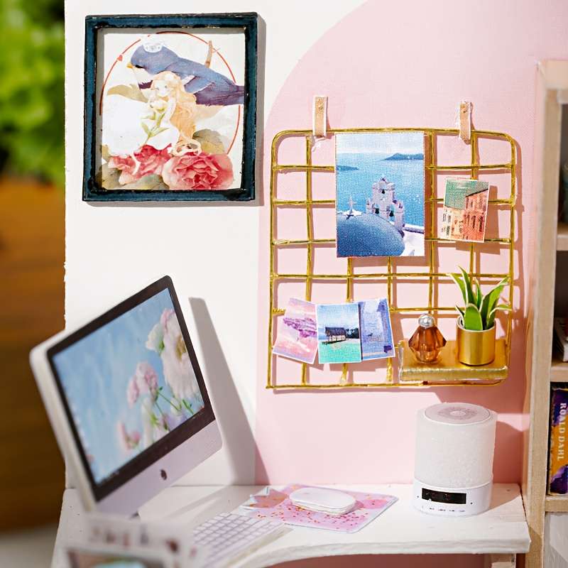 3D Model Desktop Ornaments Items Creative World  Dust Cover