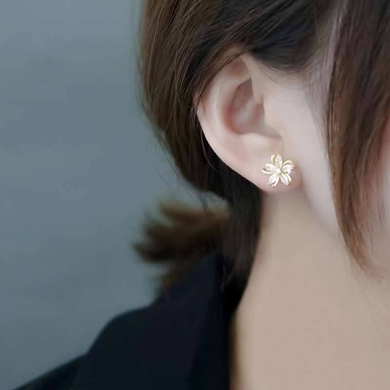 Women S Earrings Color Golden