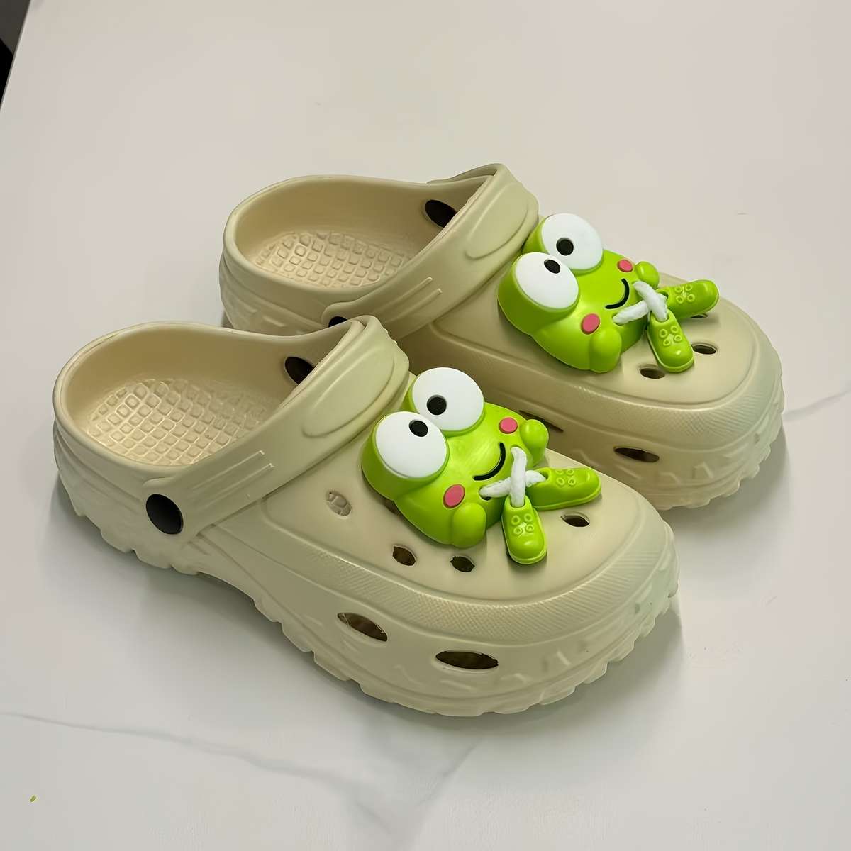 Sandals Color White  2Pcs Accessories Size Uk 2.5 3