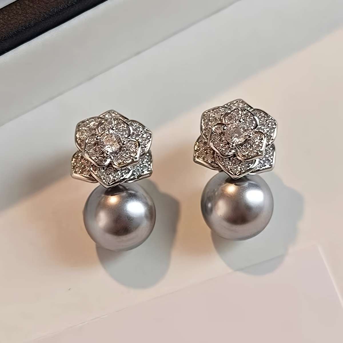 Women S Earrings Color Grey Size One Size