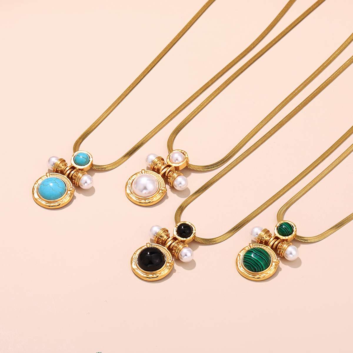 Womens Necklace Color Black