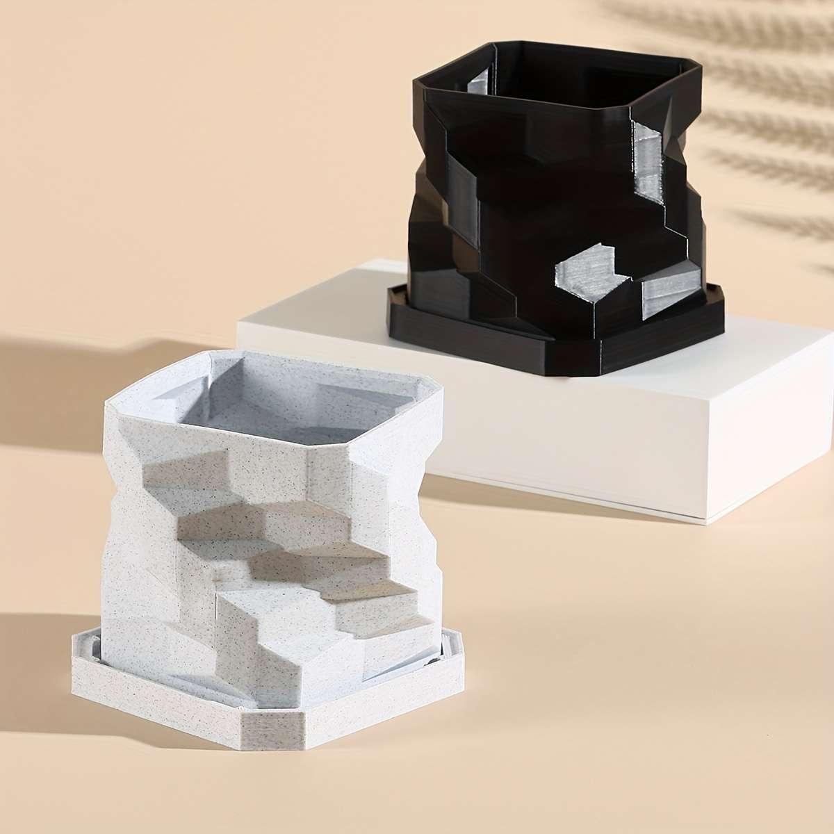 Flowerpot Color C2 Black
