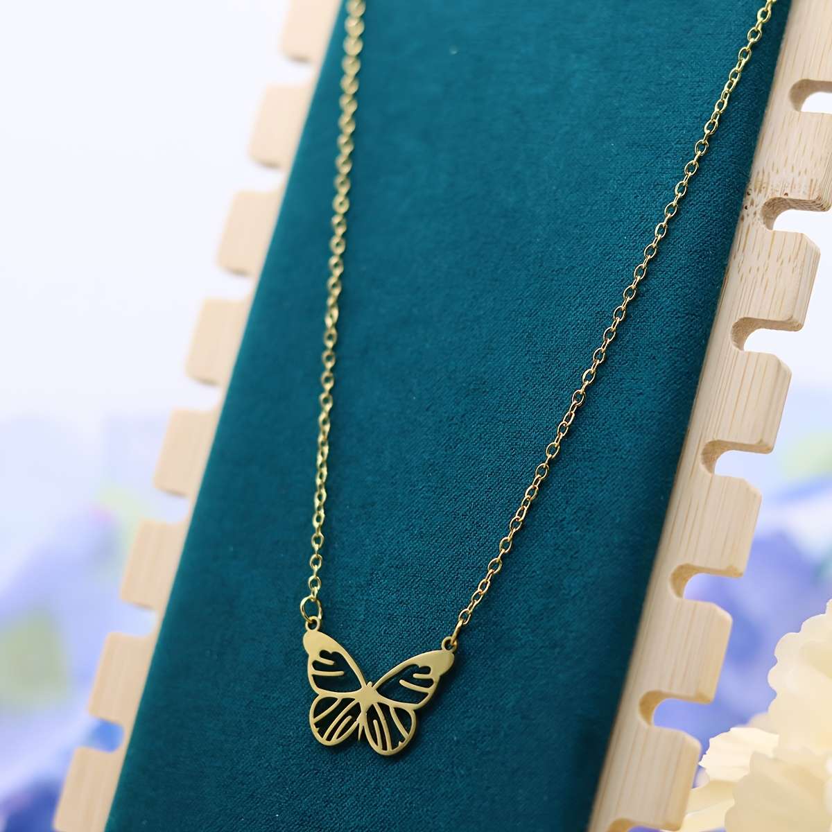 Womens Necklace Color Golden