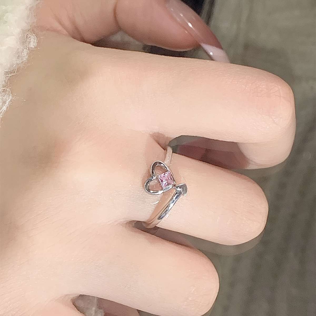 6PCS Delicate Heart Polished Band Quantity