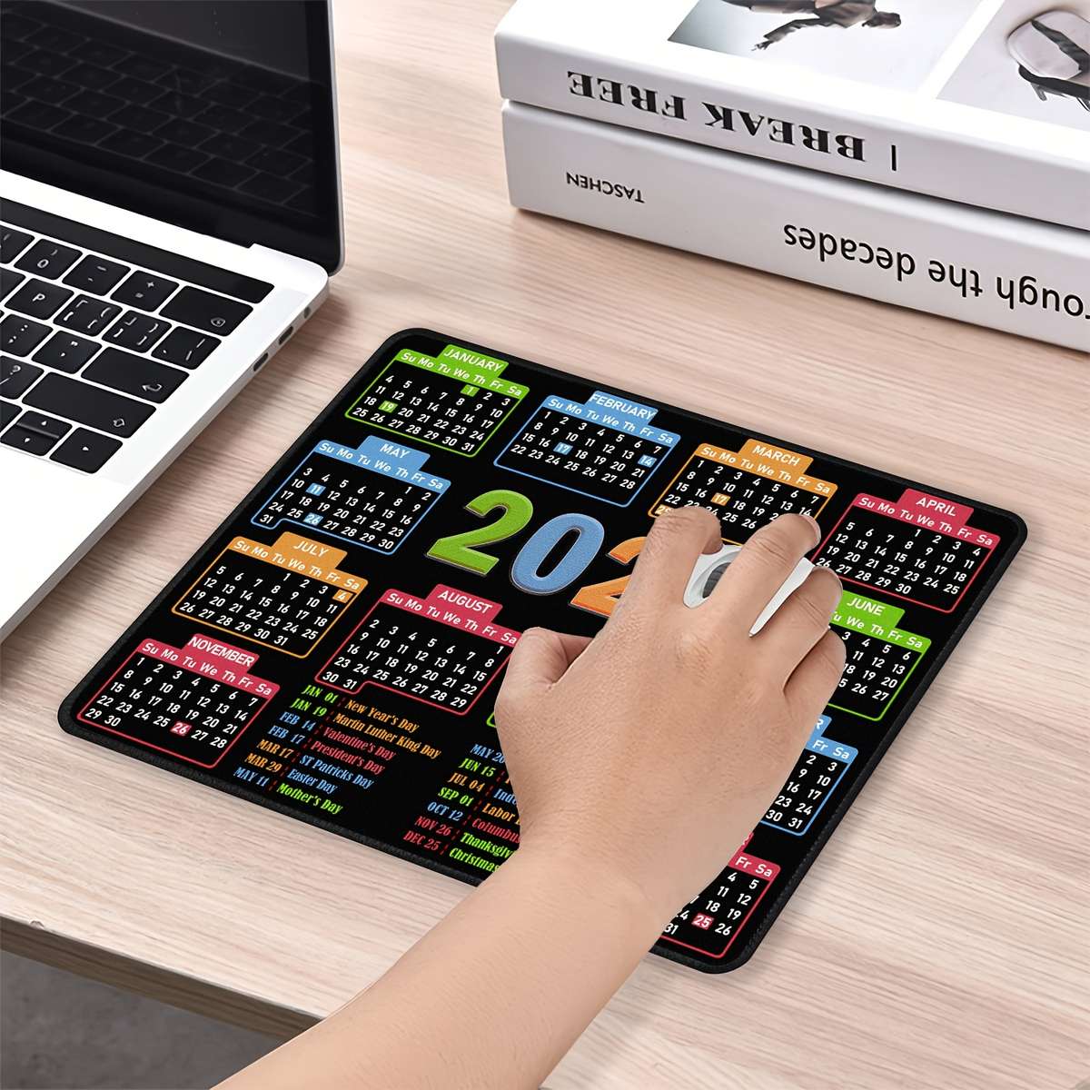 Classic Comfortable 2026 Calendar Mouse Slip Rubber For Office Desk 24X20Cm