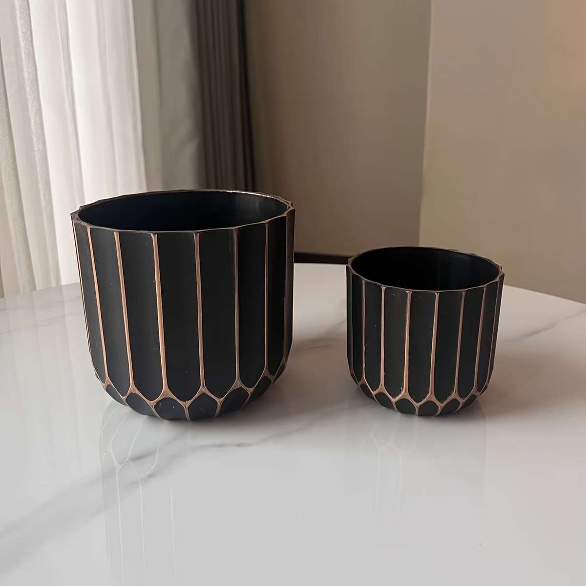 Flowerpot Color Black Brushed Golden Sizecaliber 10.5*Height 9.5Cm