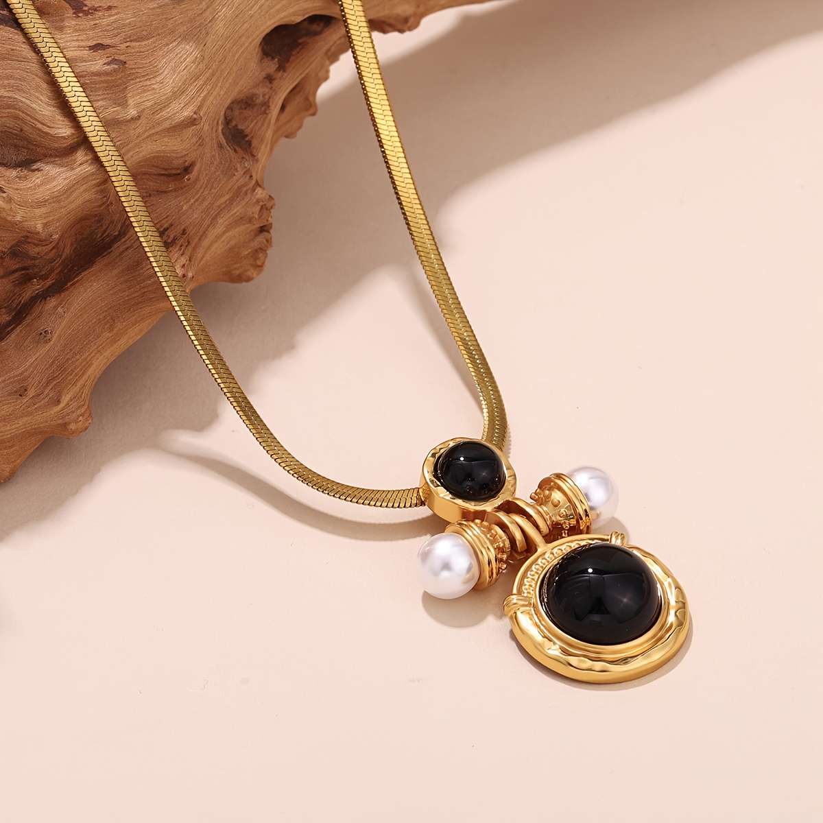 Womens Necklace Color Black