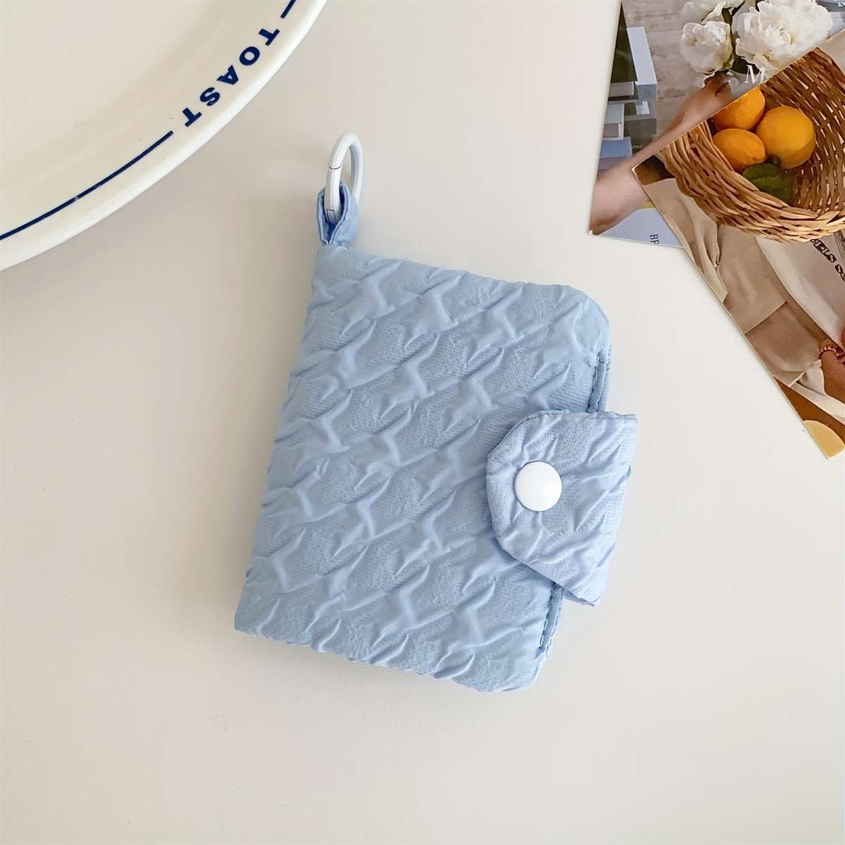 Elegant Bi-Fold Bubble Gauze Wallet With Snap Closure And Keychain Accessory Hand Washable Che