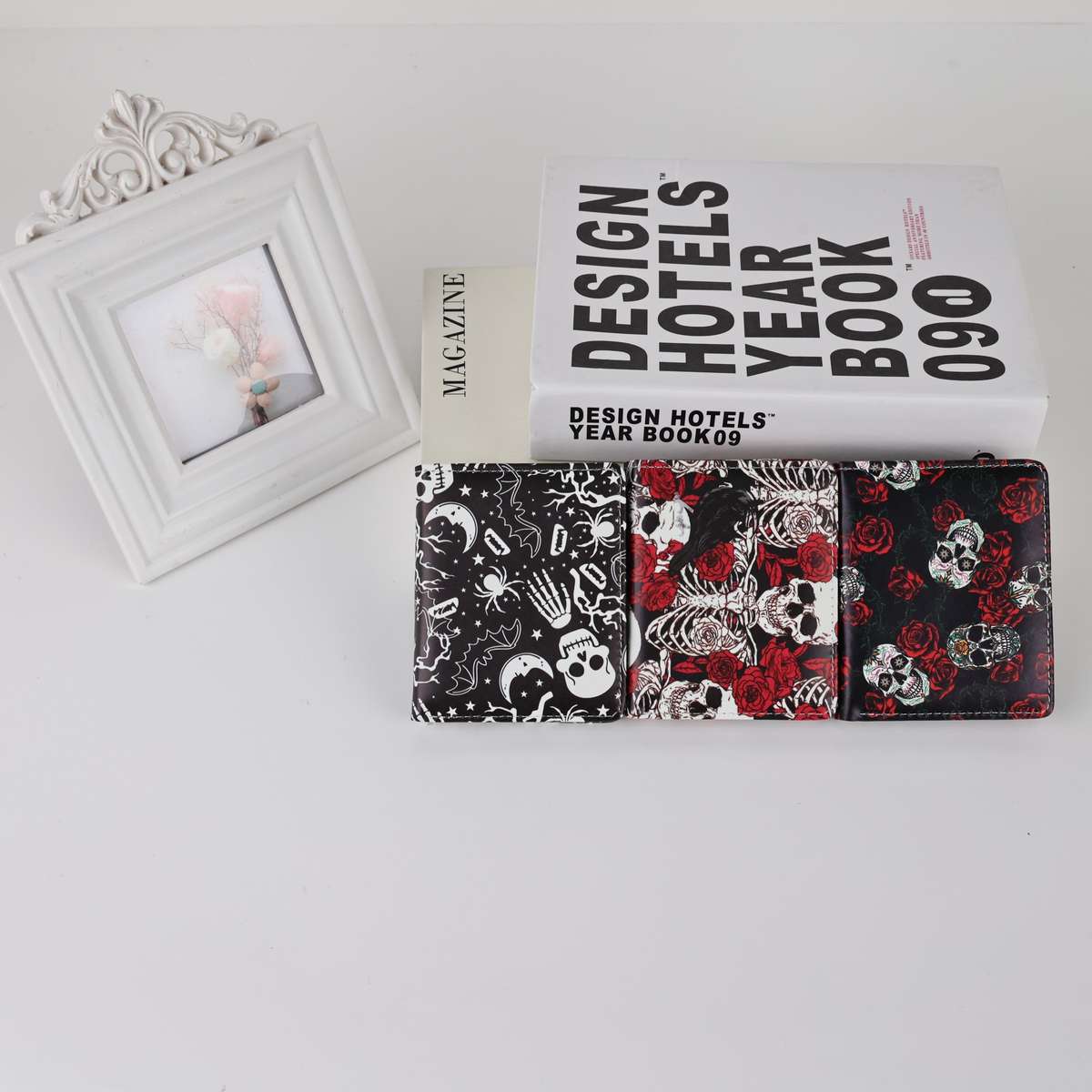 Stylish Retro Skull Rose Compact Wallet