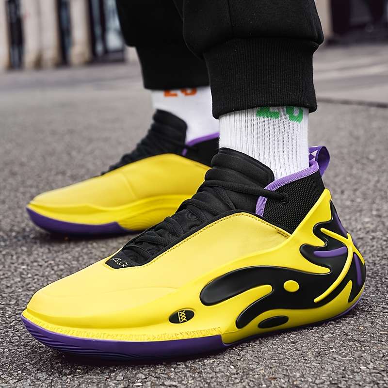 Sneakers Yellow Size Uk 7