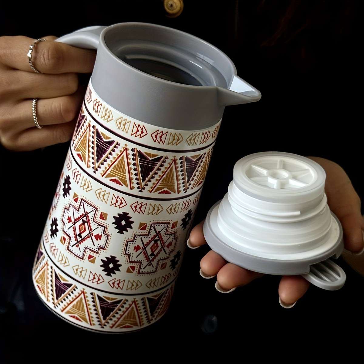 Kettle Color Geometric Pattern  280Ml Black Insulated Cup