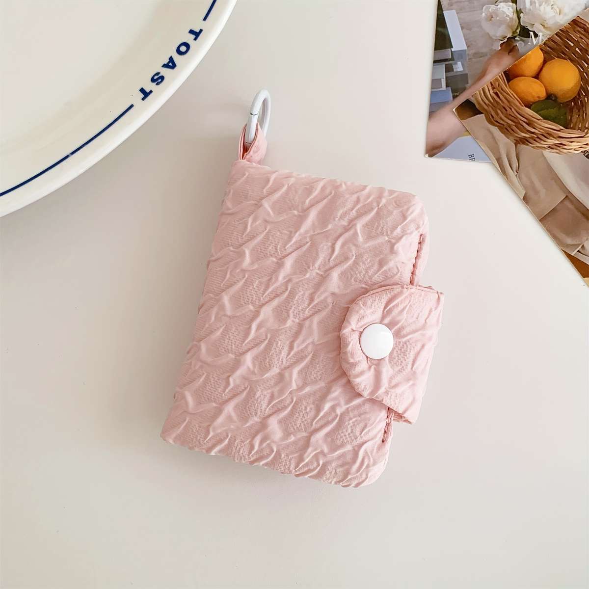Elegant Bi-Fold Bubble Gauze Wallet With Snap Closure And Keychain Accessory Hand Washable Che