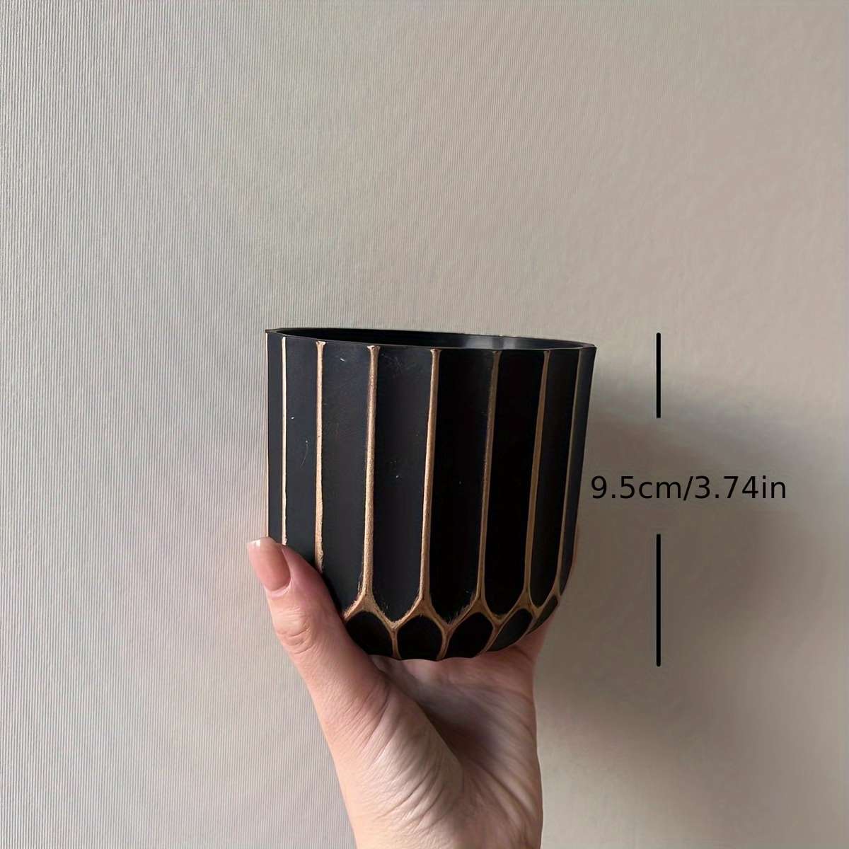 Flowerpot Color Black Brushed Golden Sizecaliber 10.5*Height 9.5Cm