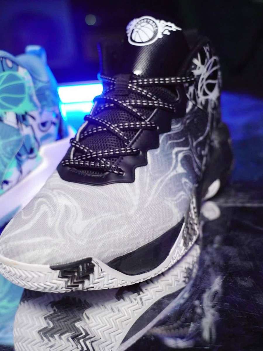 Sneakers Classic Moonlight Size Uk 7 Wide