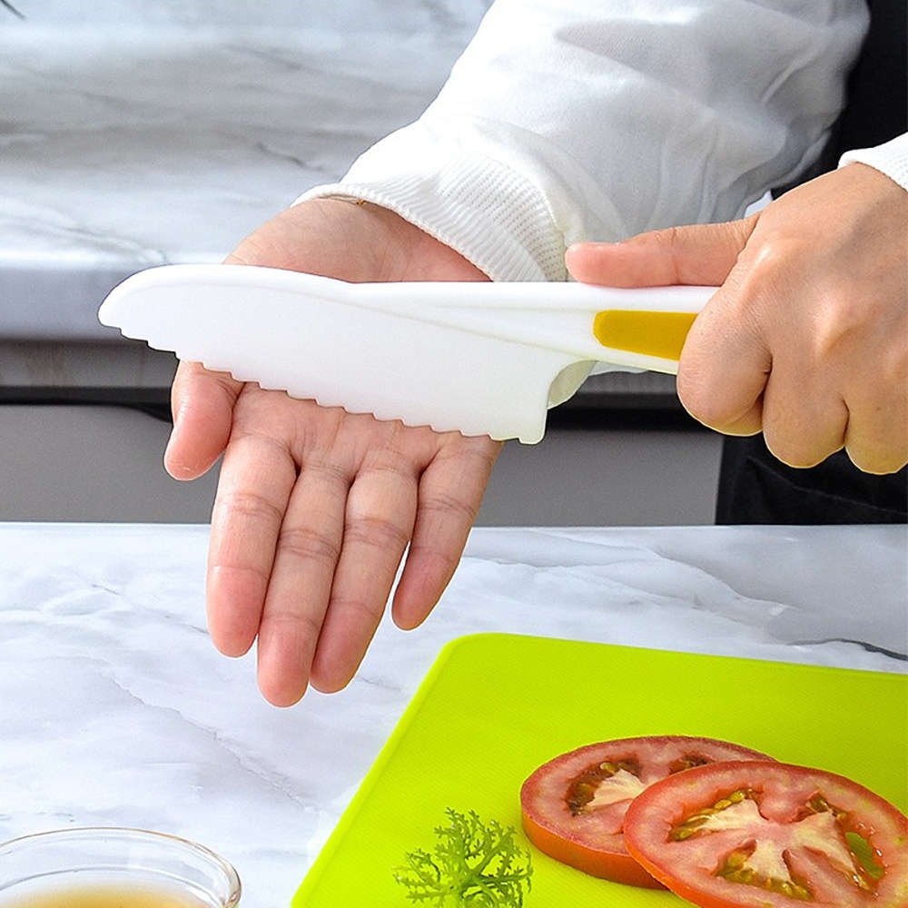 Bread And Cheese Knife Color 3 Piece Set
