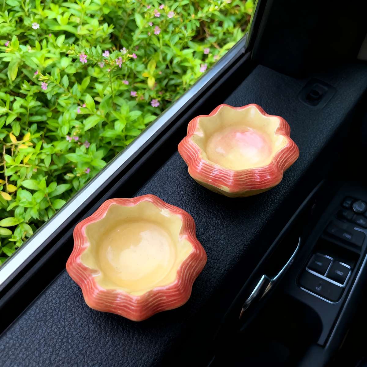 2PCS Classic Creative Egg Tart Crust Shaped Ashtray Cute Ceramic Ashtray 2pcs
