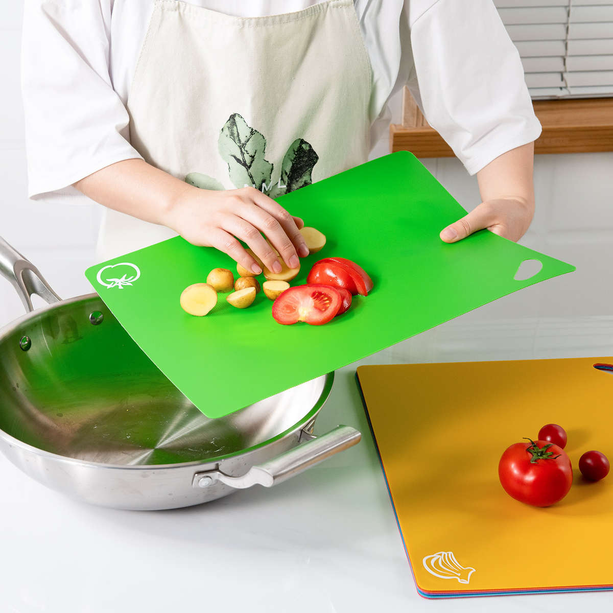 Versatile Minimalist Extra Large Flexible Cutting Board Bpa Free Non Slip Easy