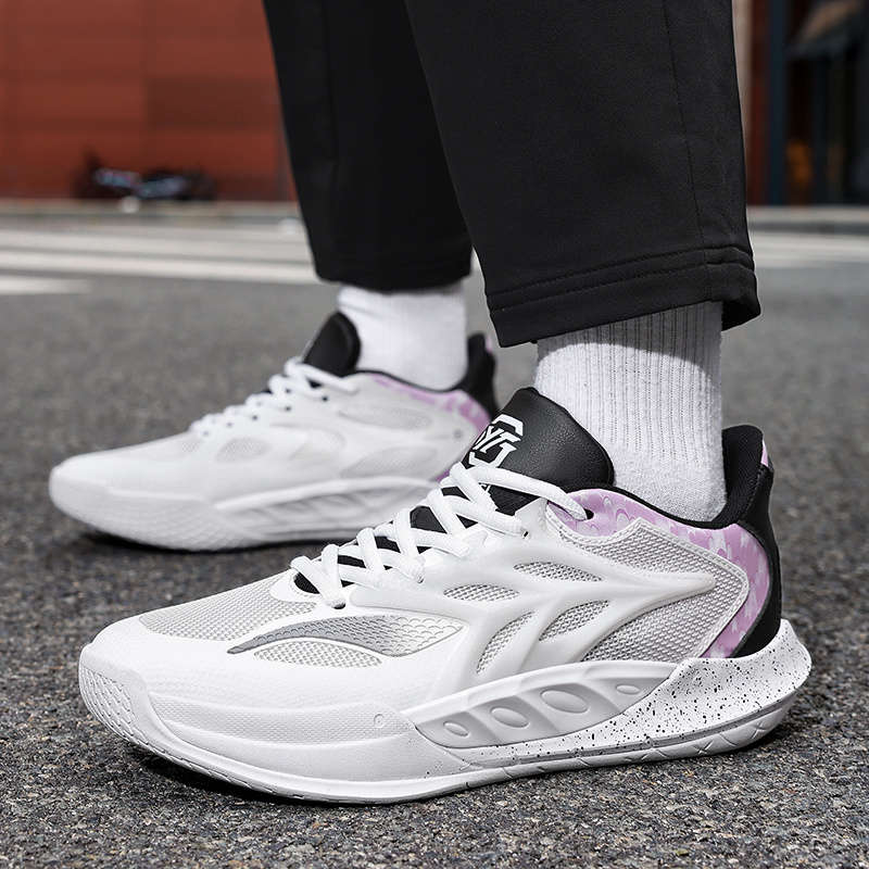 Sneakers White And Black Size Uk 7