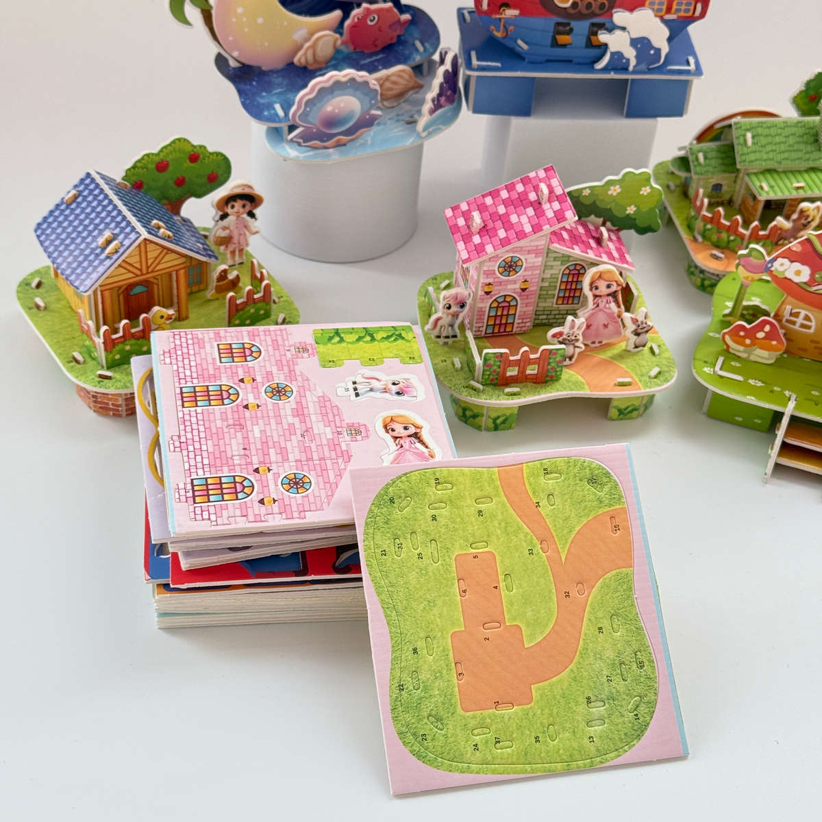 3D Building Model Puzzle Set Model Random Quantity 4 Pcs