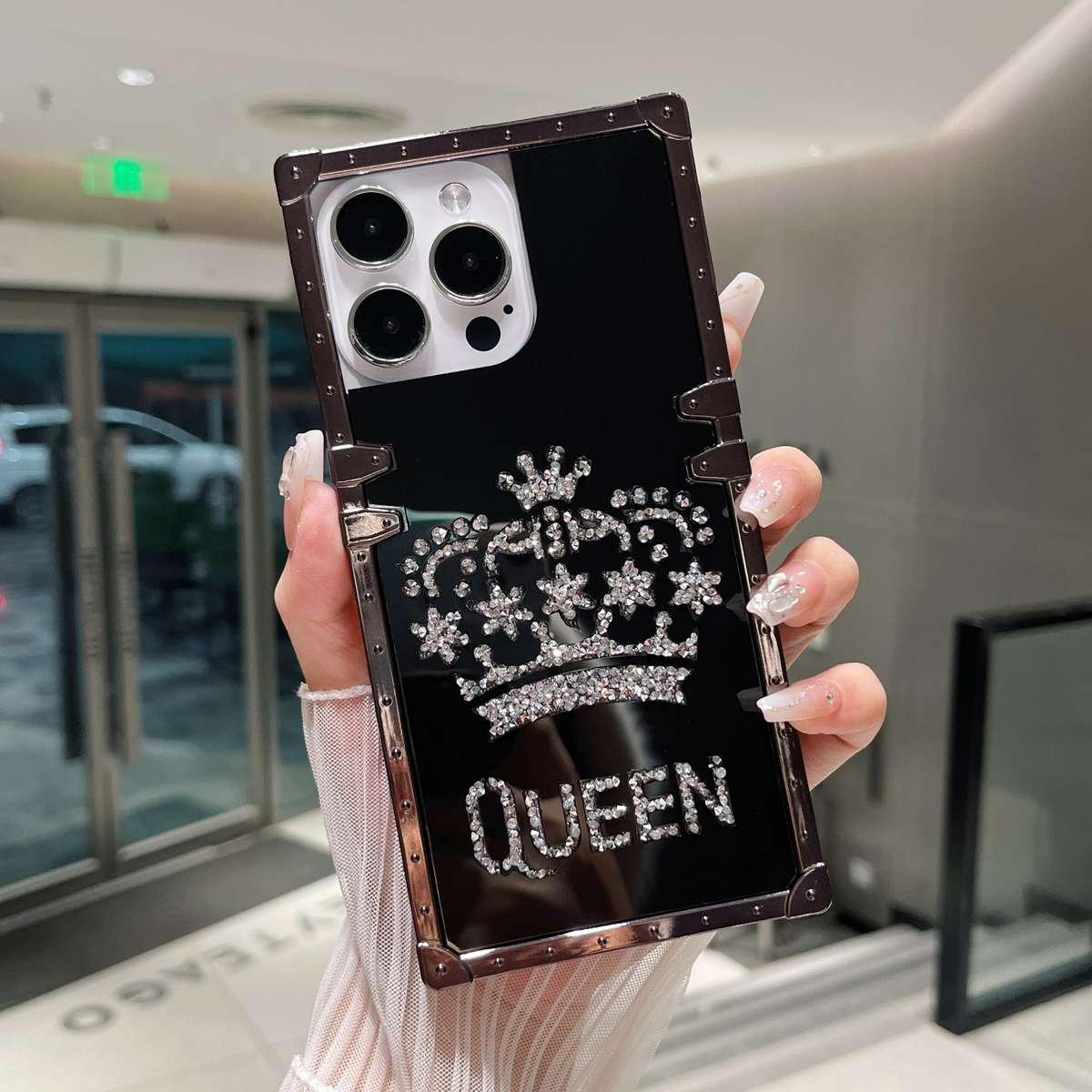 1Pc Black For iPhone 16 Plus Crown Design Phone Case