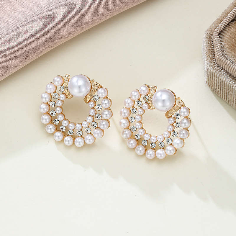 Women S Earrings Color Golden