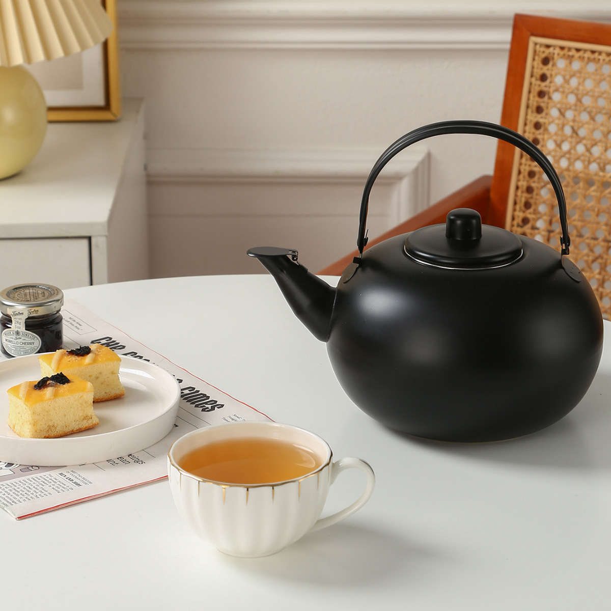 Kettle Color Black Round Pot