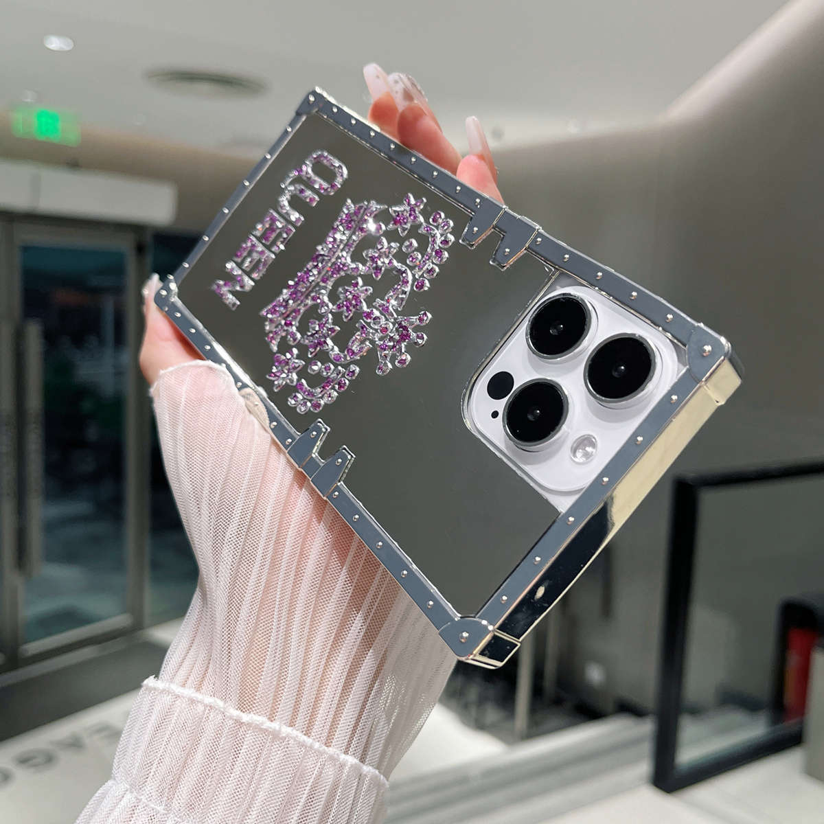 1Pc Black For iPhone 16 Plus Crown Design Phone Case