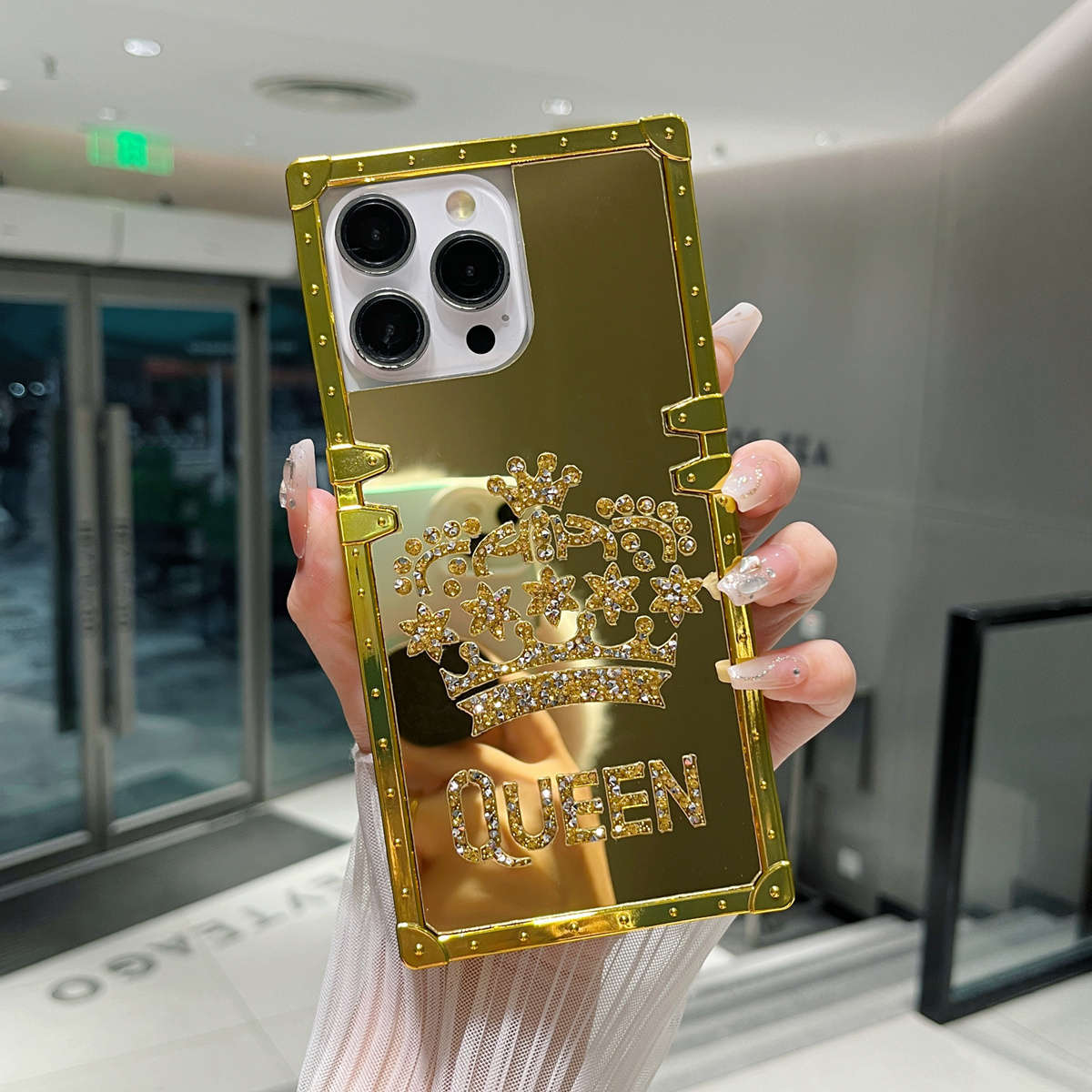 1Pc Golden For iPhone 15 Plus Crown Design Phone Case