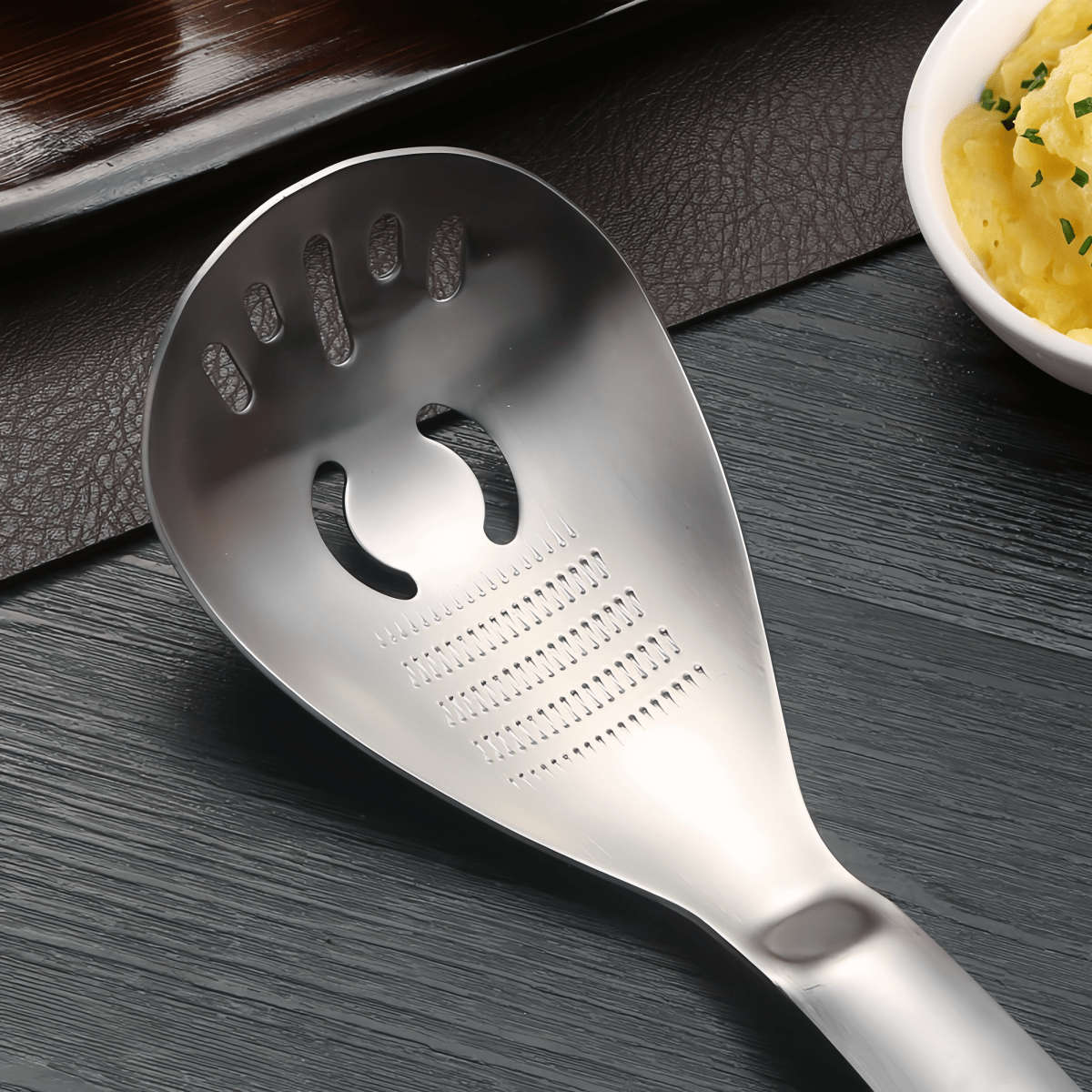 Kitchenware Items Multifunctional Ginger Grinder Strainer