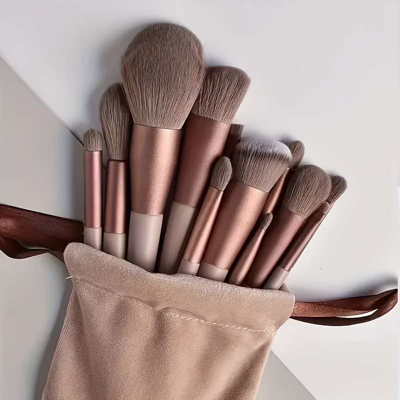 Makeup Brush Set Quantity 14Pcs 13 Brushes  1 Makeup Sponge