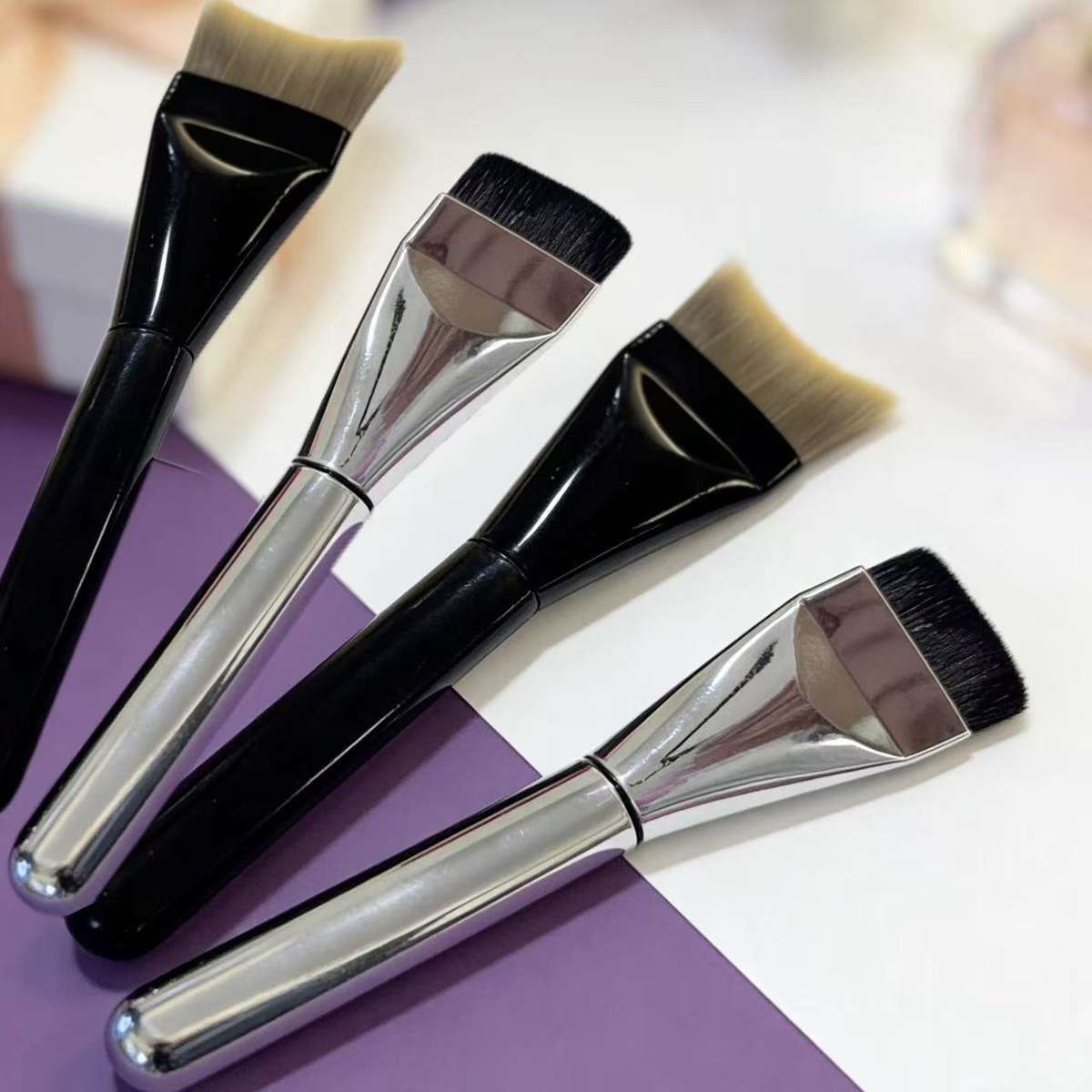 Makeup Brush Set Color 4Piece Brush Set 2 Tail Brushes  2 Flat Brushes