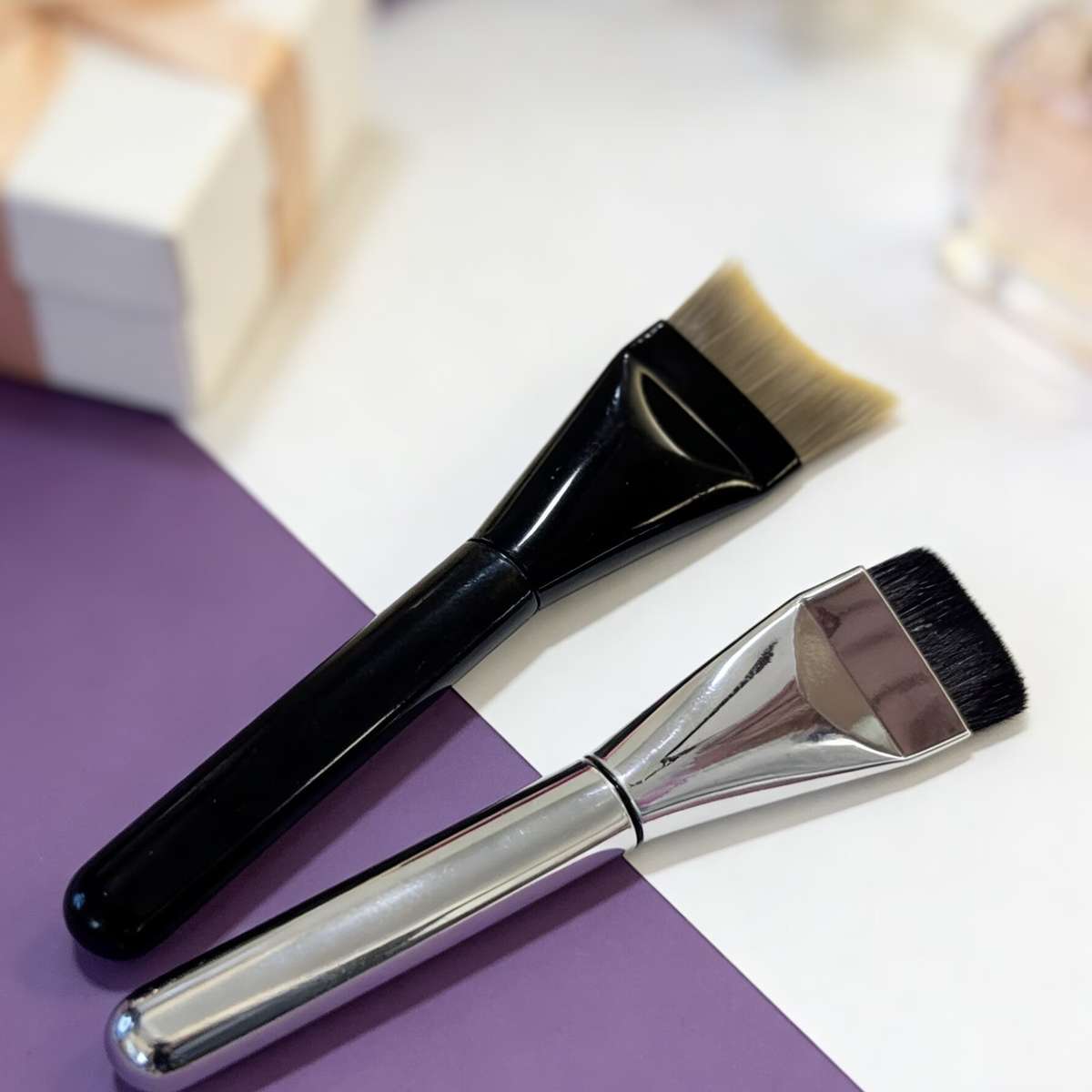 Makeup Brush Set Color 4Piece Brush Set 2 Tail Brushes  2 Flat Brushes