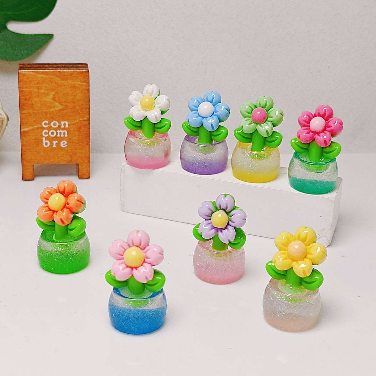 Flowerpot Color 1 Random Color.