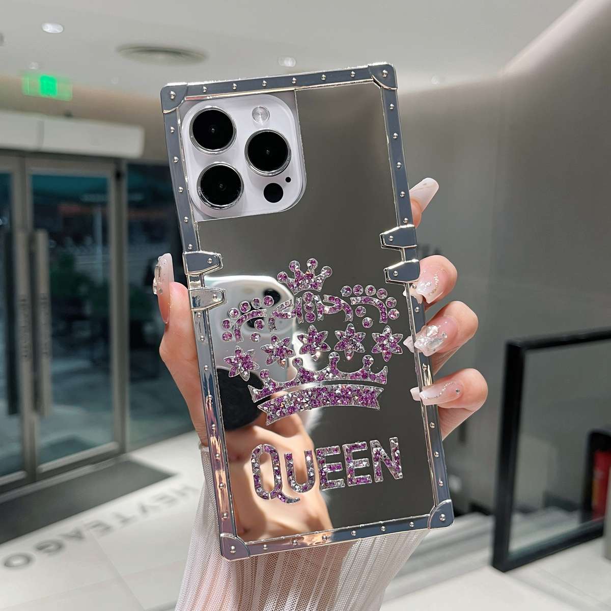 1Pc Black For iPhone 16 Plus Crown Design Phone Case