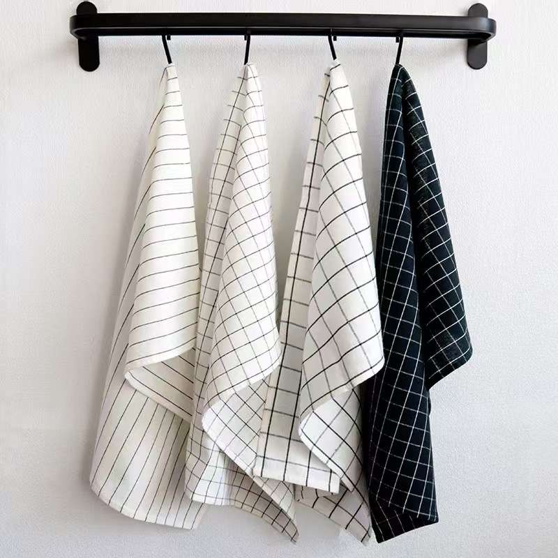 Rag Items  Black Background Black Grid